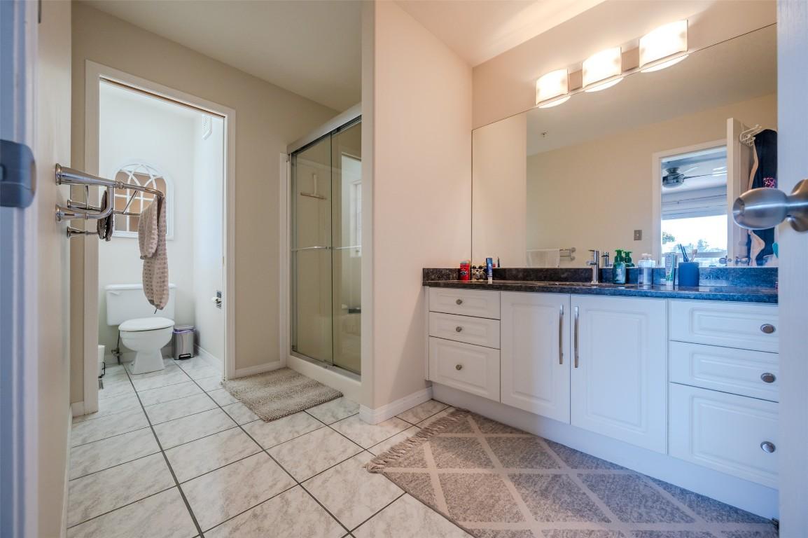 4123 Ponderosa Drive, Peachland, BC - Indoor Photo Showing Bathroom