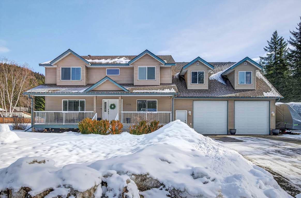 370 Wyndhaven Place, Clearwater, BC - Outdoor With Deck Patio Veranda With Facade