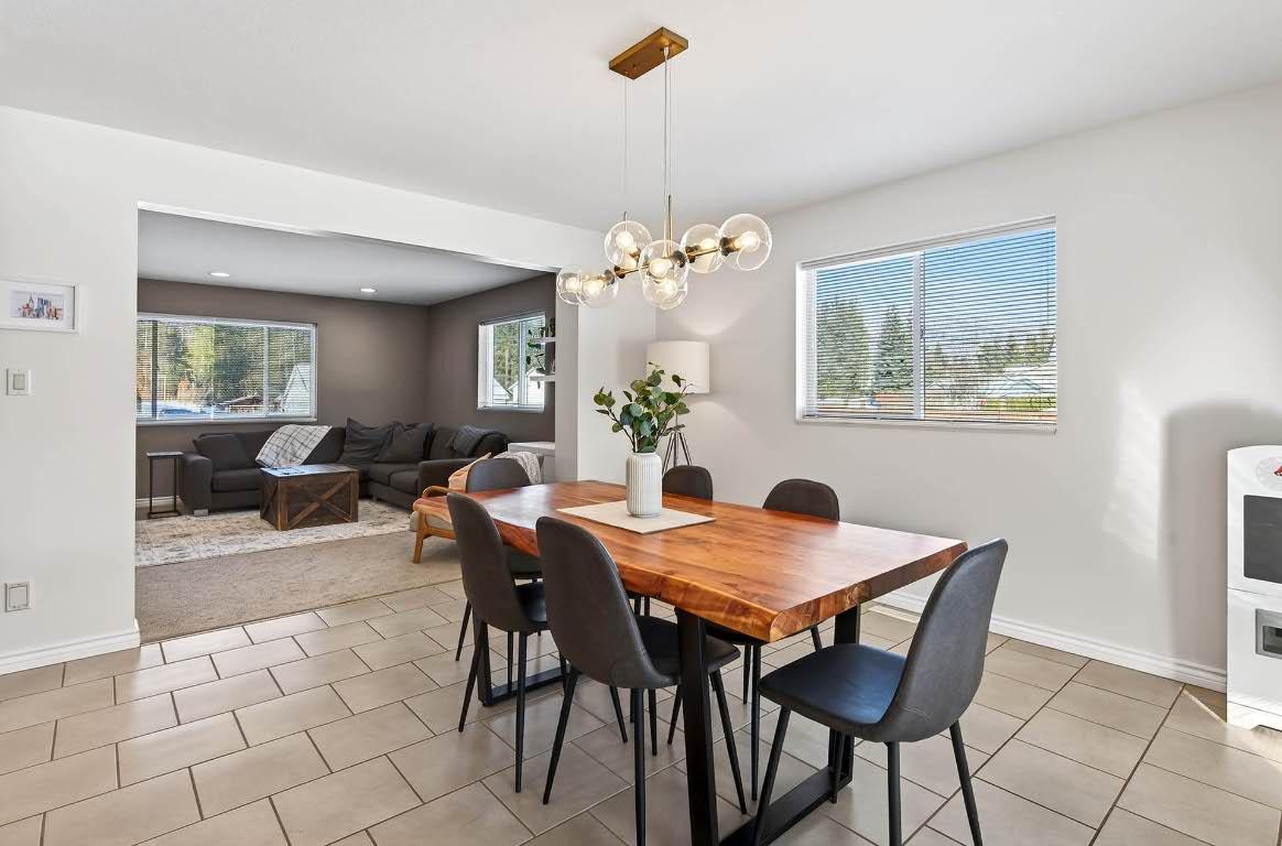 370 Wyndhaven Place, Clearwater, BC - Indoor Photo Showing Dining Room