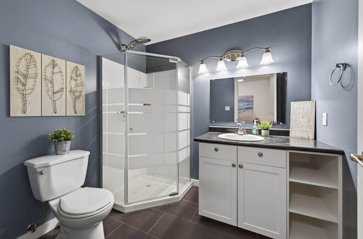 370 Wyndhaven Place, Clearwater, BC - Indoor Photo Showing Bathroom