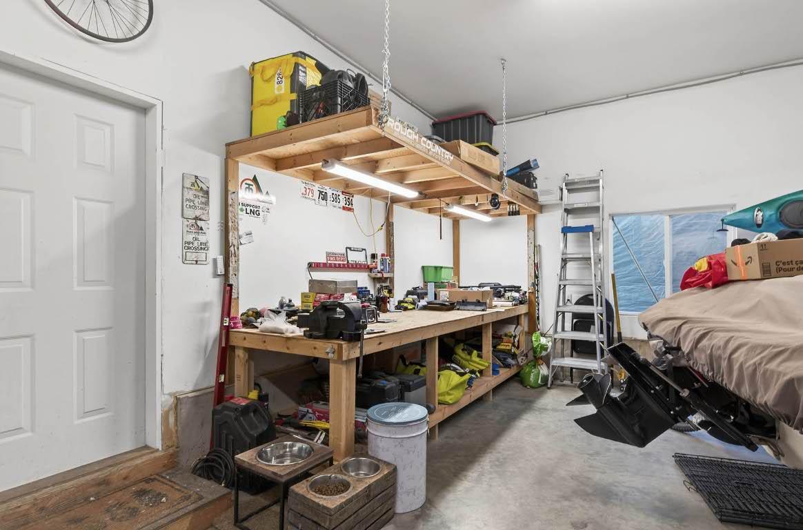 370 Wyndhaven Place, Clearwater, BC - Indoor Photo Showing Other Room