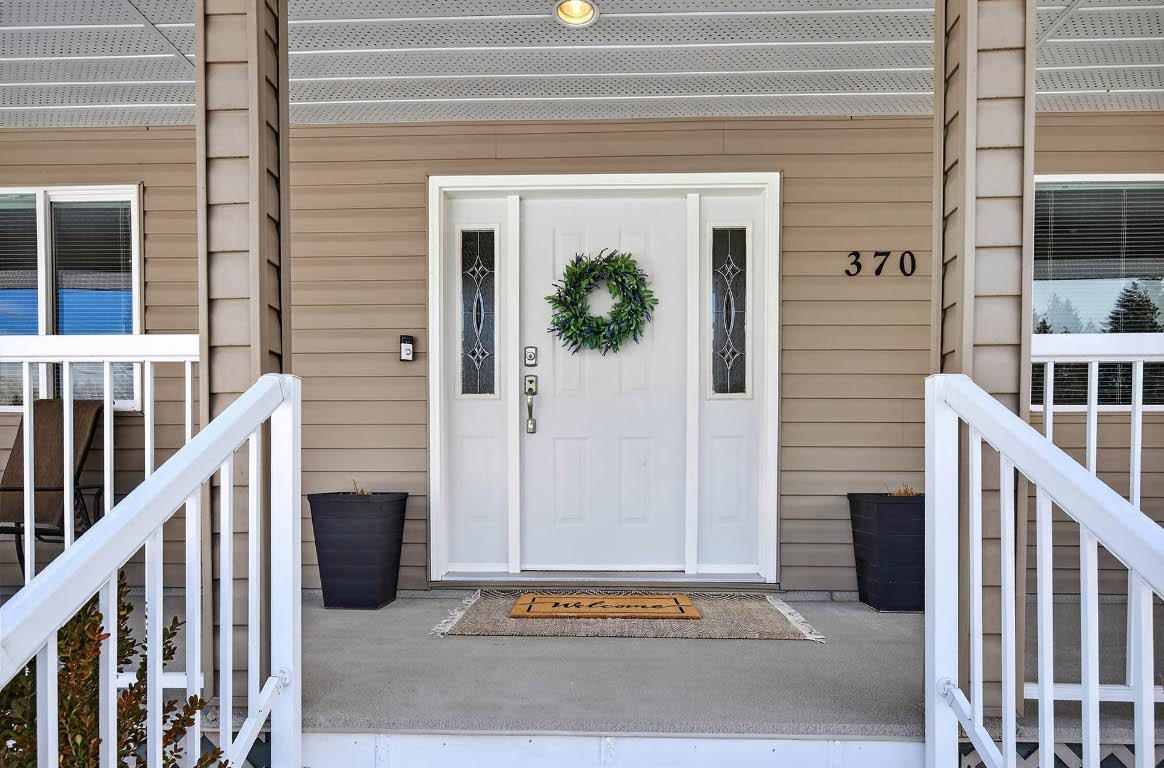 370 Wyndhaven Place, Clearwater, BC - Outdoor With Exterior