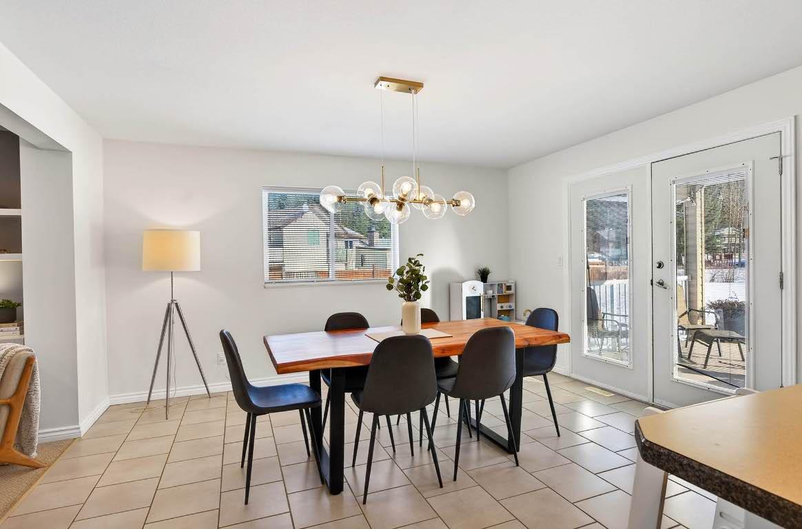 370 Wyndhaven Place, Clearwater, BC - Indoor Photo Showing Dining Room