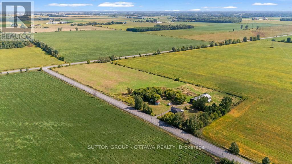 9420 Parkway Road, Ottawa, ON