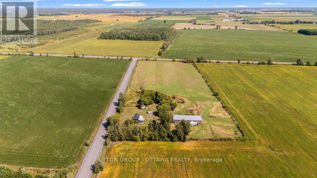 9420 Parkway Road, Ottawa, ON