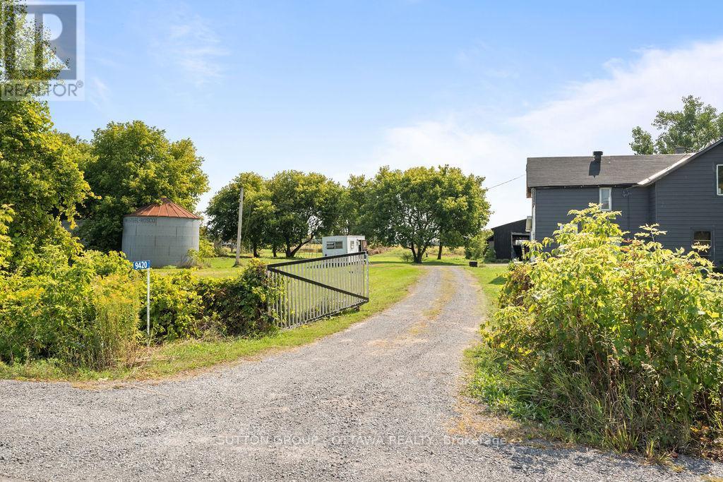 9420 Parkway Road, Ottawa, ON