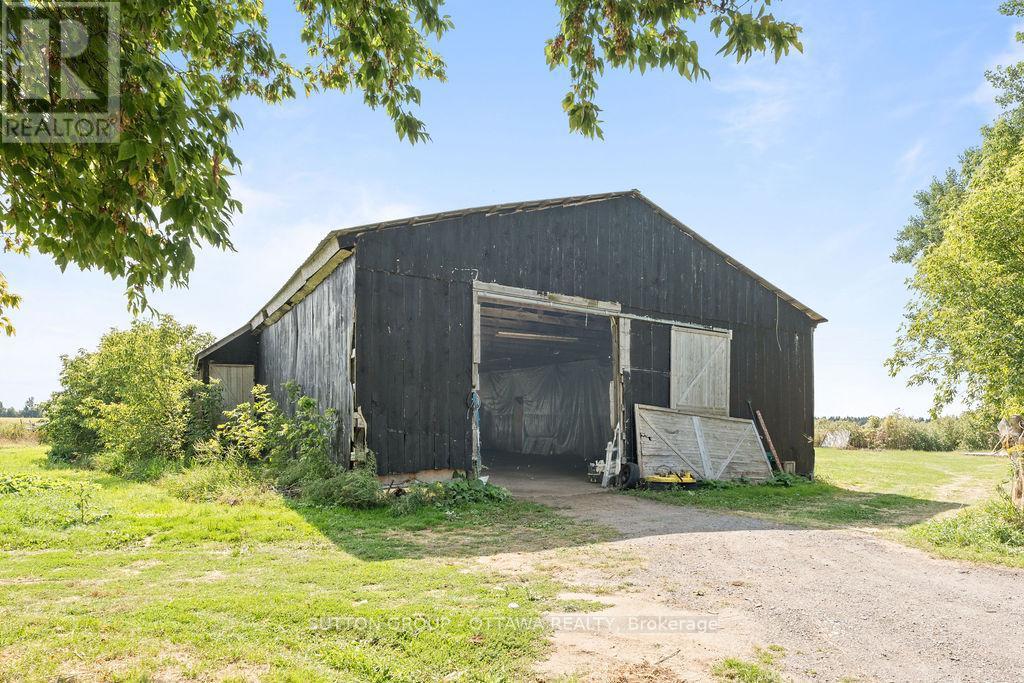 9420 Parkway Road, Ottawa, ON