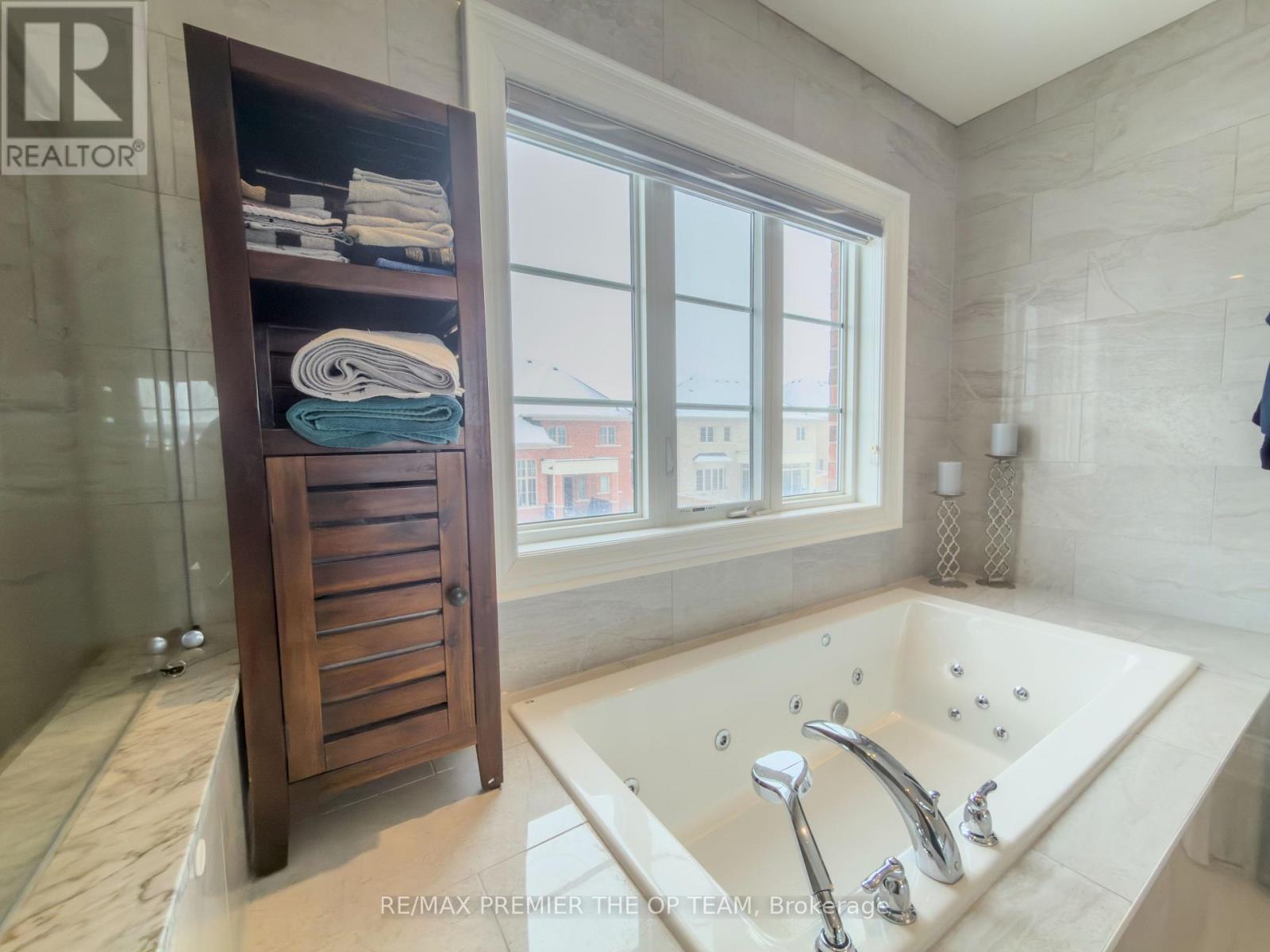 4 John Carroll Drive, Brampton, ON - Indoor Photo Showing Bathroom
