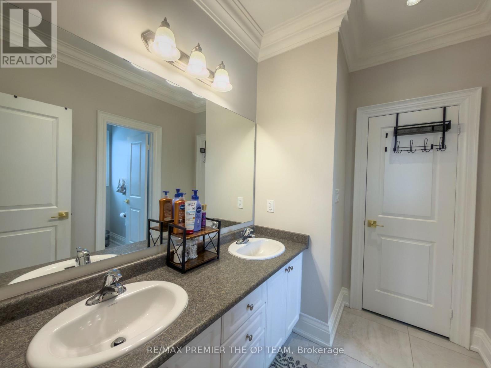 4 John Carroll Drive, Brampton, ON - Indoor Photo Showing Bathroom