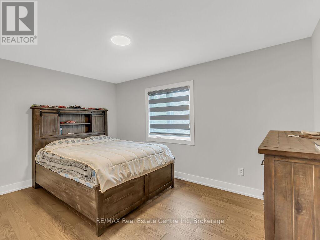 9 - 297 Whiting Street, Ingersoll (Ingersoll - South), ON - Indoor Photo Showing Bedroom
