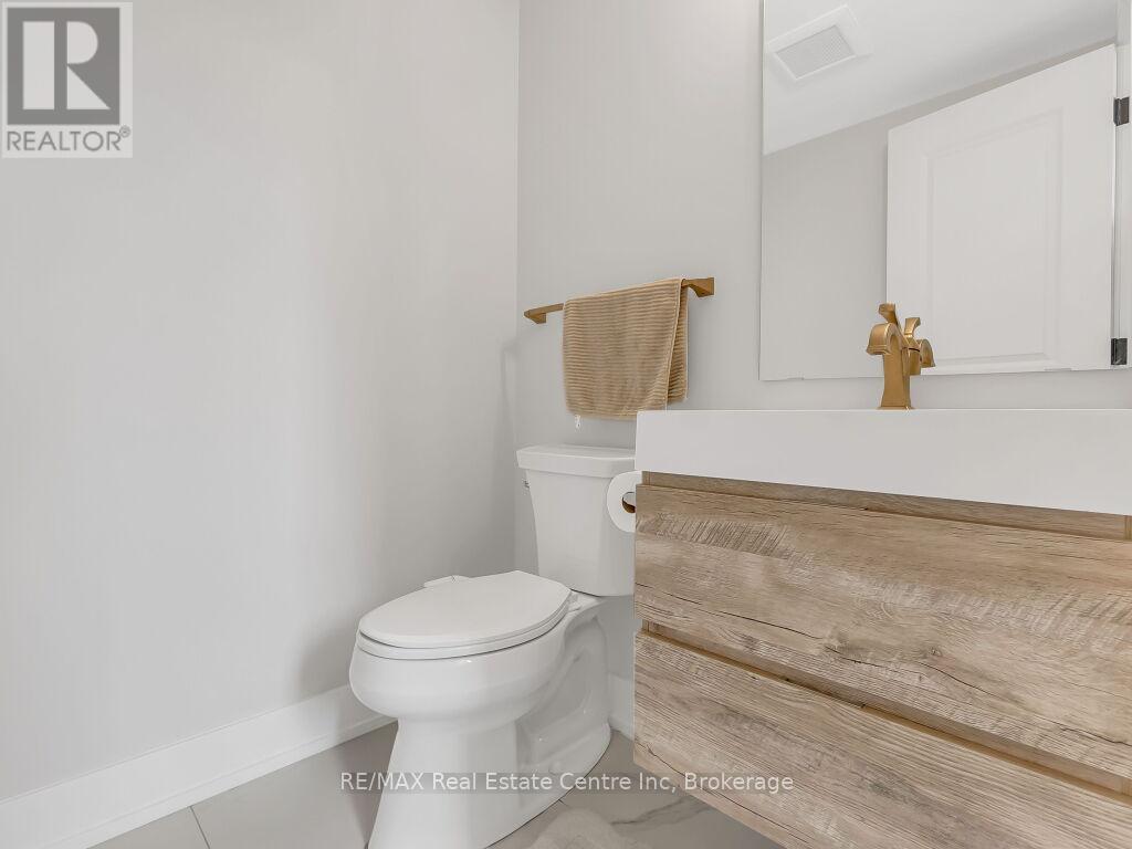 9 - 297 Whiting Street, Ingersoll (Ingersoll - South), ON - Indoor Photo Showing Bathroom