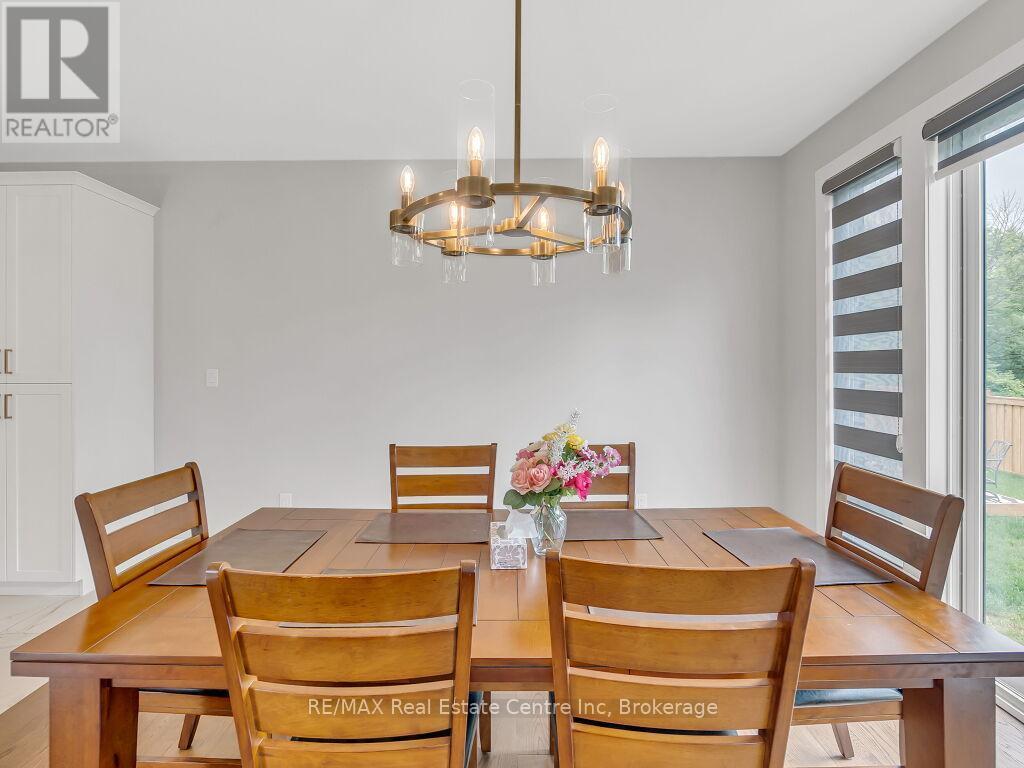 9 - 297 Whiting Street, Ingersoll (Ingersoll - South), ON - Indoor Photo Showing Dining Room