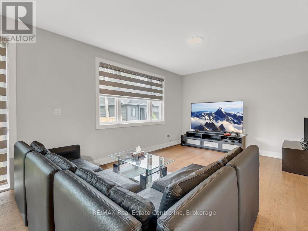 9 - 297 Whiting Street, Ingersoll (Ingersoll - South), ON - Indoor