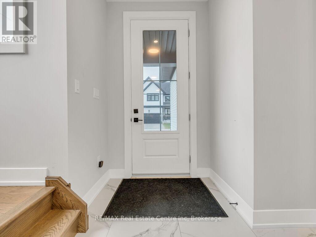 9 - 297 Whiting Street, Ingersoll (Ingersoll - South), ON - Indoor Photo Showing Other Room