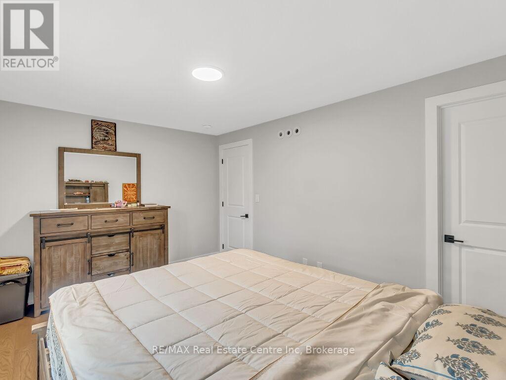 9 - 297 Whiting Street, Ingersoll (Ingersoll - South), ON - Indoor Photo Showing Bedroom