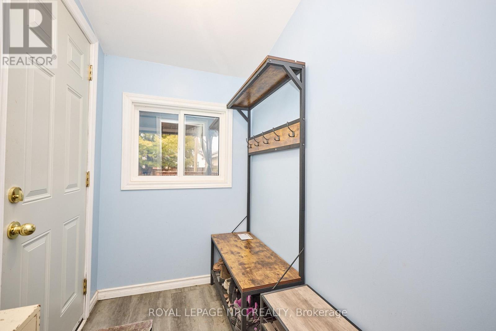 Mud Room off the Kitchen - 40 Shakespeare Avenue, St. Catharines (Haig), ON - Indoor Photo Showing Other Room
