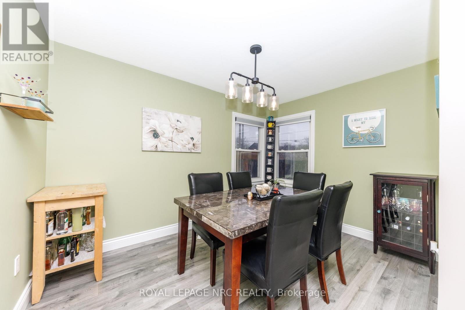 Separate Dining Room - 40 Shakespeare Avenue, St. Catharines (Haig), ON - Indoor Photo Showing Dining Room