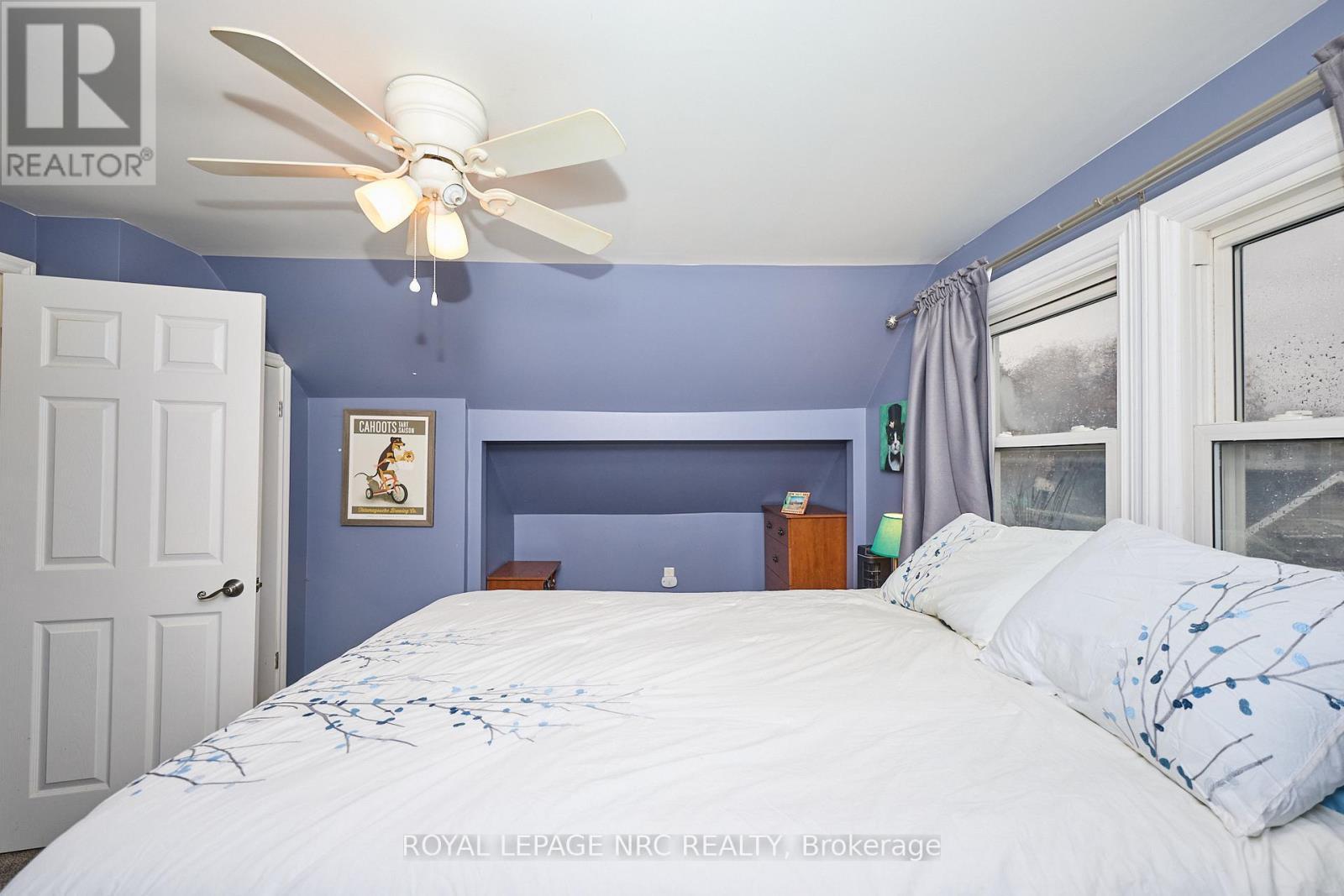 40 Shakespeare Avenue, St. Catharines (Haig), ON - Indoor Photo Showing Bedroom