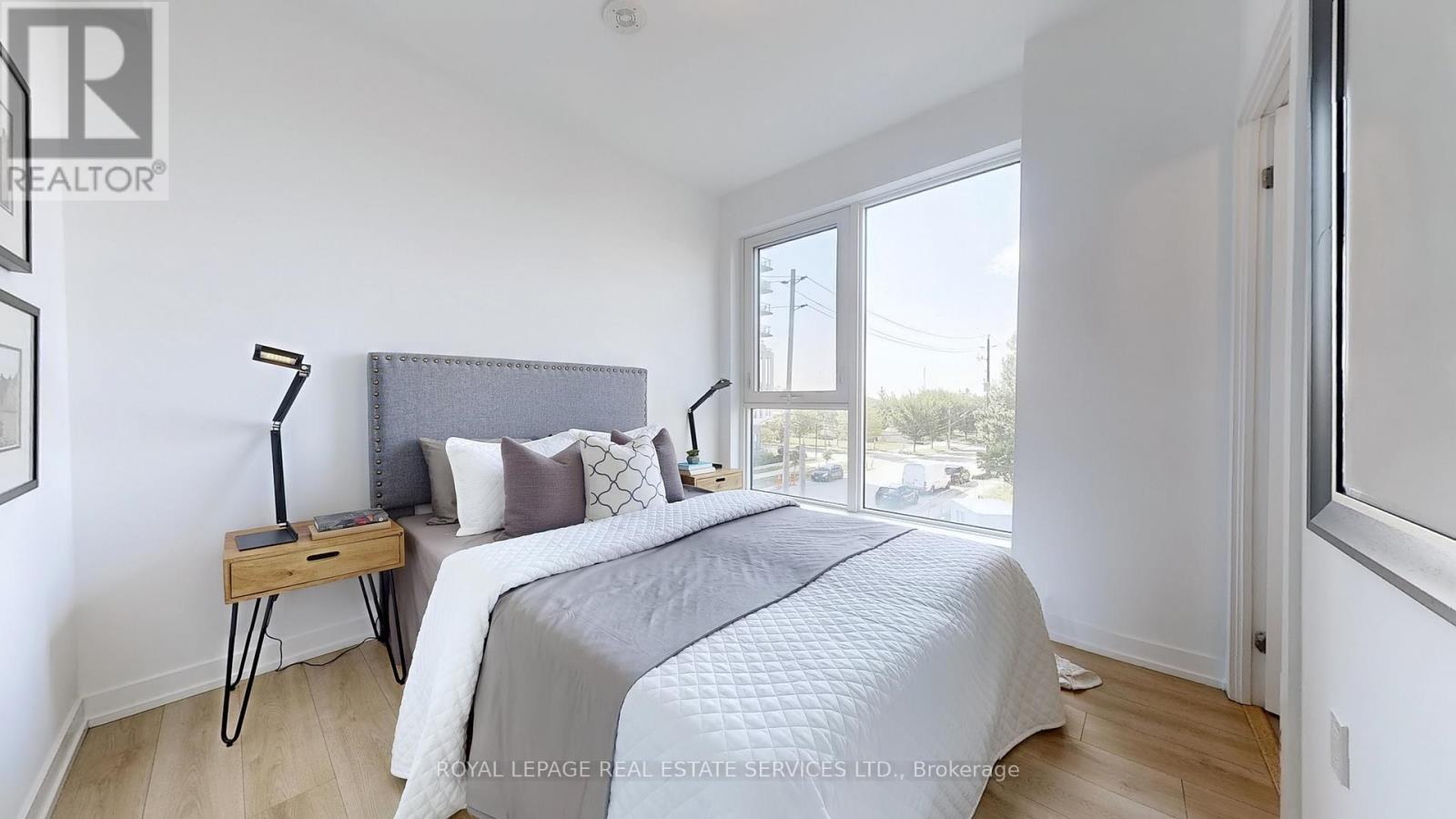 213 - 1195 The Queensway, Toronto, ON - Indoor Photo Showing Bedroom