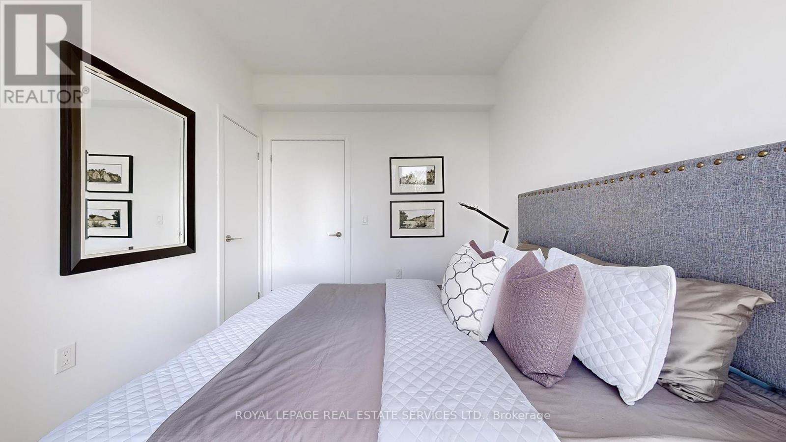 213 - 1195 The Queensway, Toronto, ON - Indoor Photo Showing Bedroom