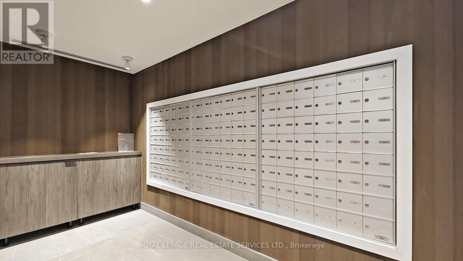 213 - 1195 The Queensway, Toronto, ON - Indoor Photo Showing Other Room