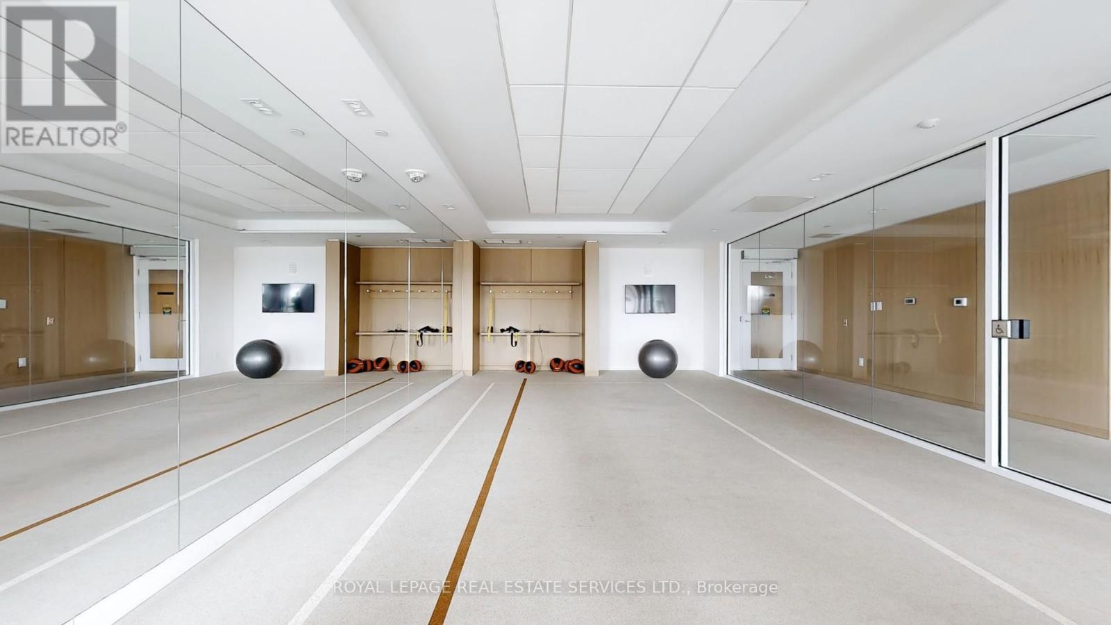 213 - 1195 The Queensway, Toronto, ON - Indoor Photo Showing Other Room