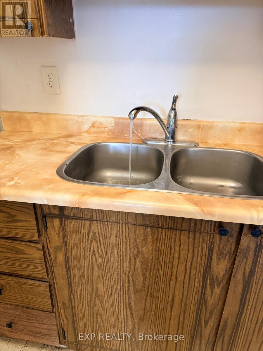608 - 475 The West Mall, Toronto (Etobicoke West Mall), ON - Indoor Photo Showing Kitchen With Double Sink