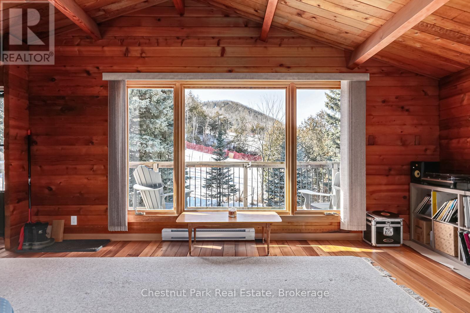 Views to the Peaks ski hills - 160 Wensley Drive, Blue Mountains, ON - Indoor