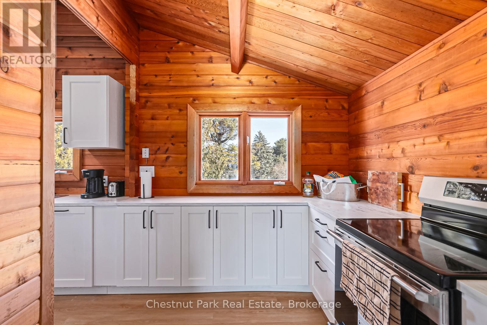 Kitchen on second floor - 160 Wensley Drive, Blue Mountains, ON - Indoor Photo Showing Kitchen