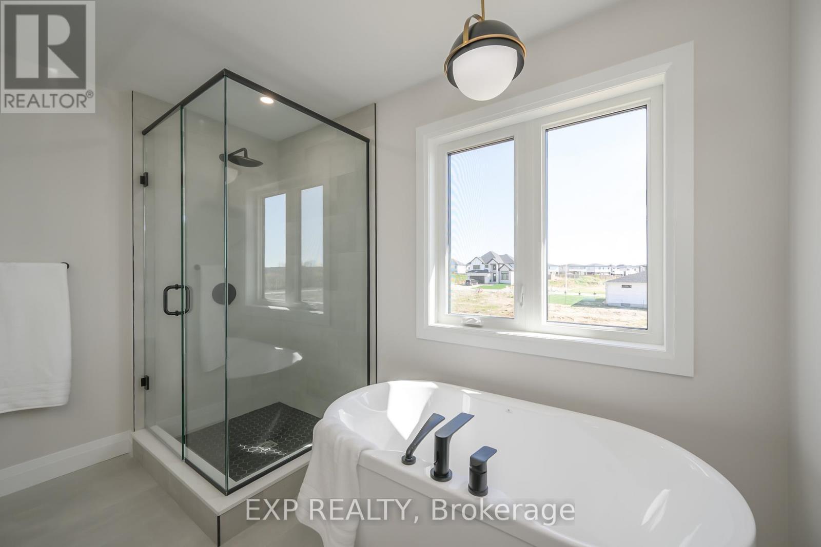 1604 Vandusen Court, London North (North C), ON - Indoor Photo Showing Bathroom