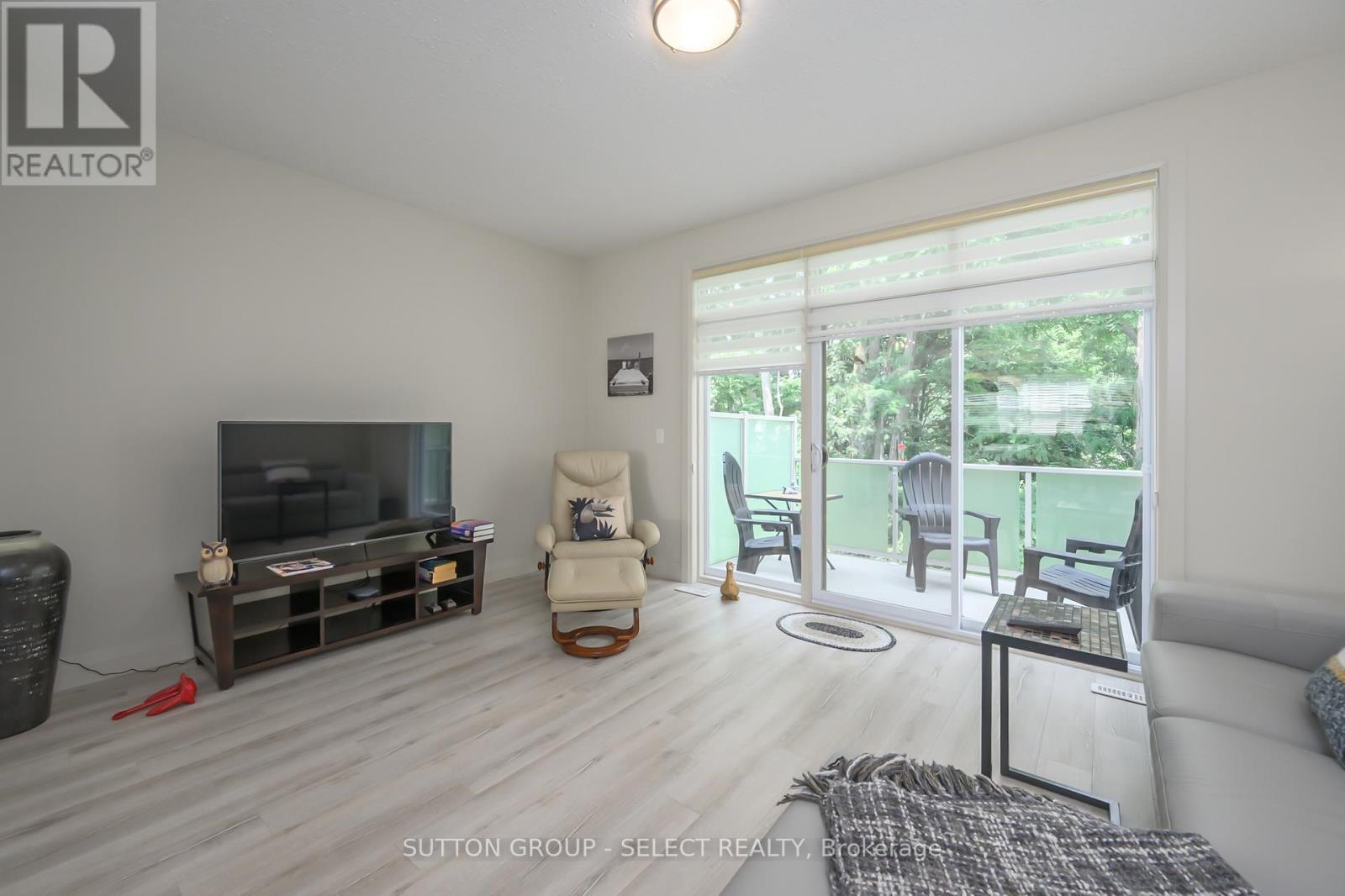 43 - 1040 Coronation Drive, London North (North I), ON - Indoor Photo Showing Living Room