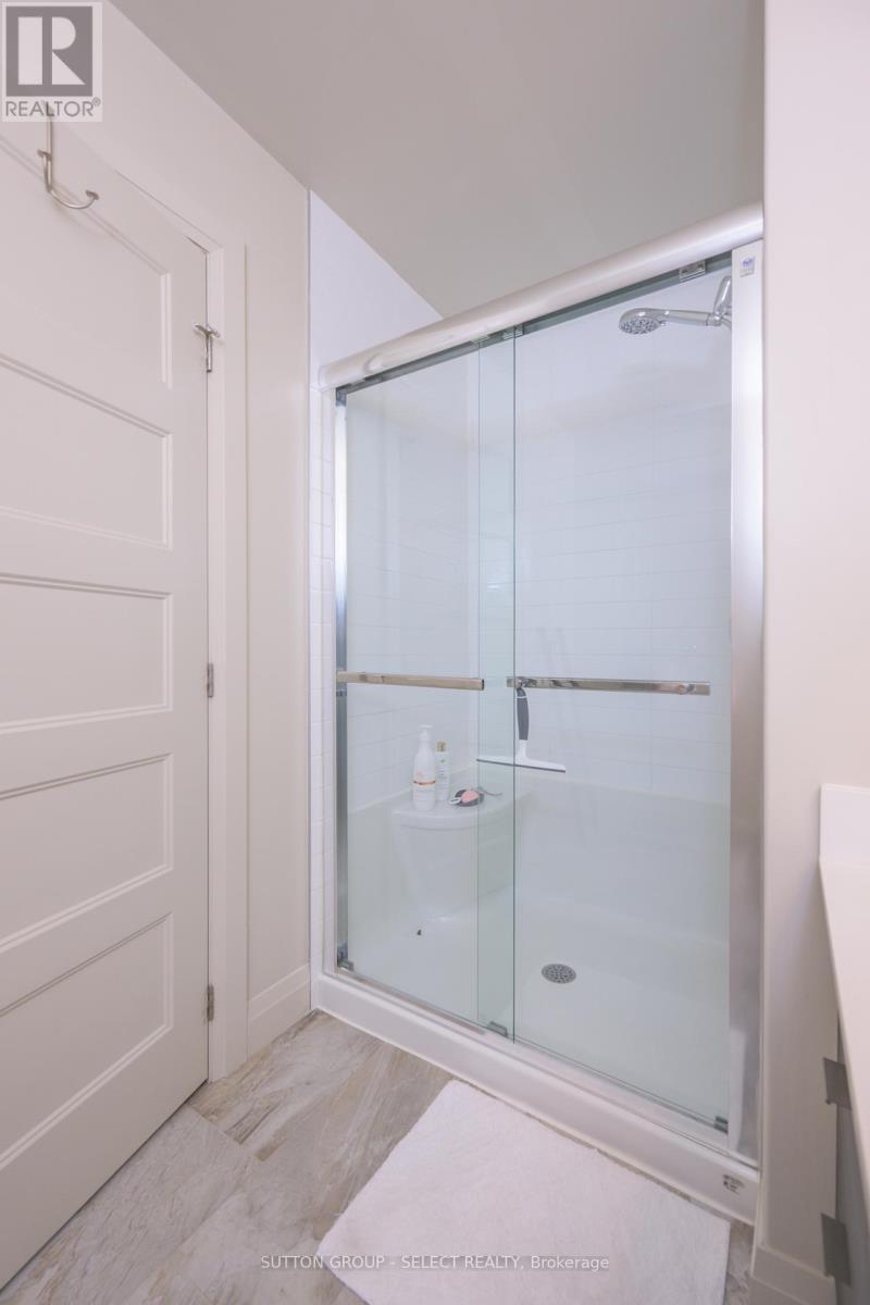 43 - 1040 Coronation Drive, London North (North I), ON - Indoor