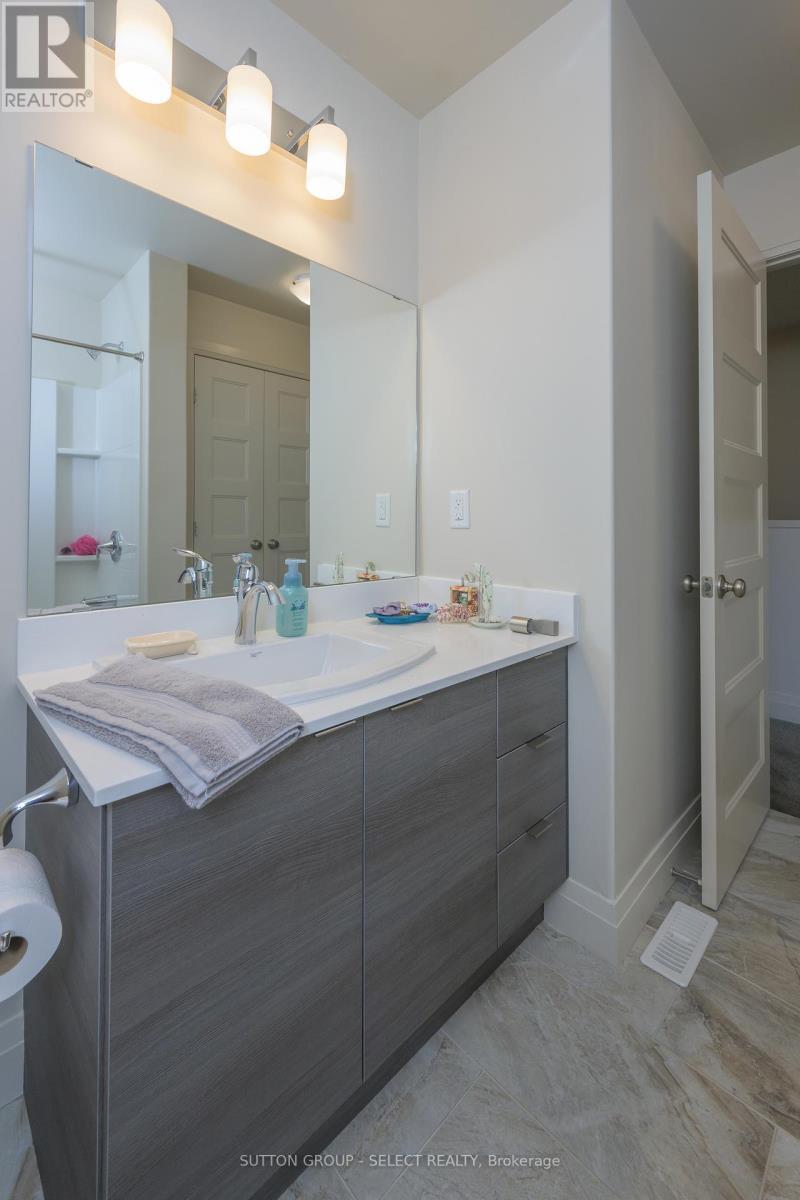 43 - 1040 Coronation Drive, London North (North I), ON - Indoor Photo Showing Bathroom