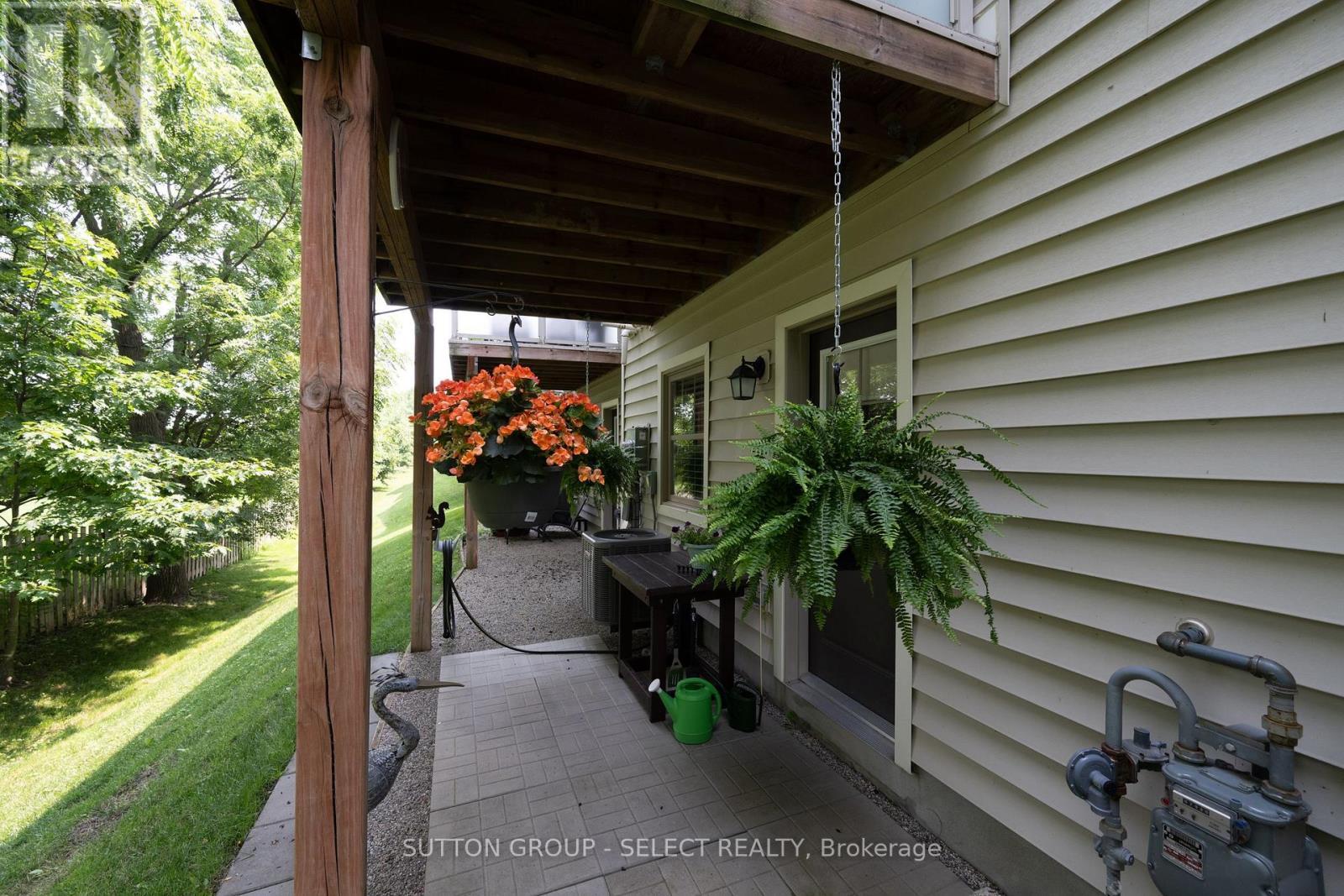 43 - 1040 Coronation Drive, London North (North I), ON - Outdoor With Deck Patio Veranda