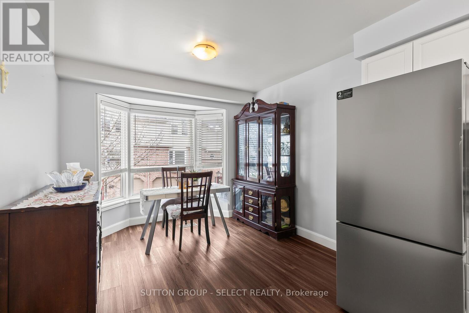 43 - 9 Ailsa Place, London South (South J), ON - Indoor