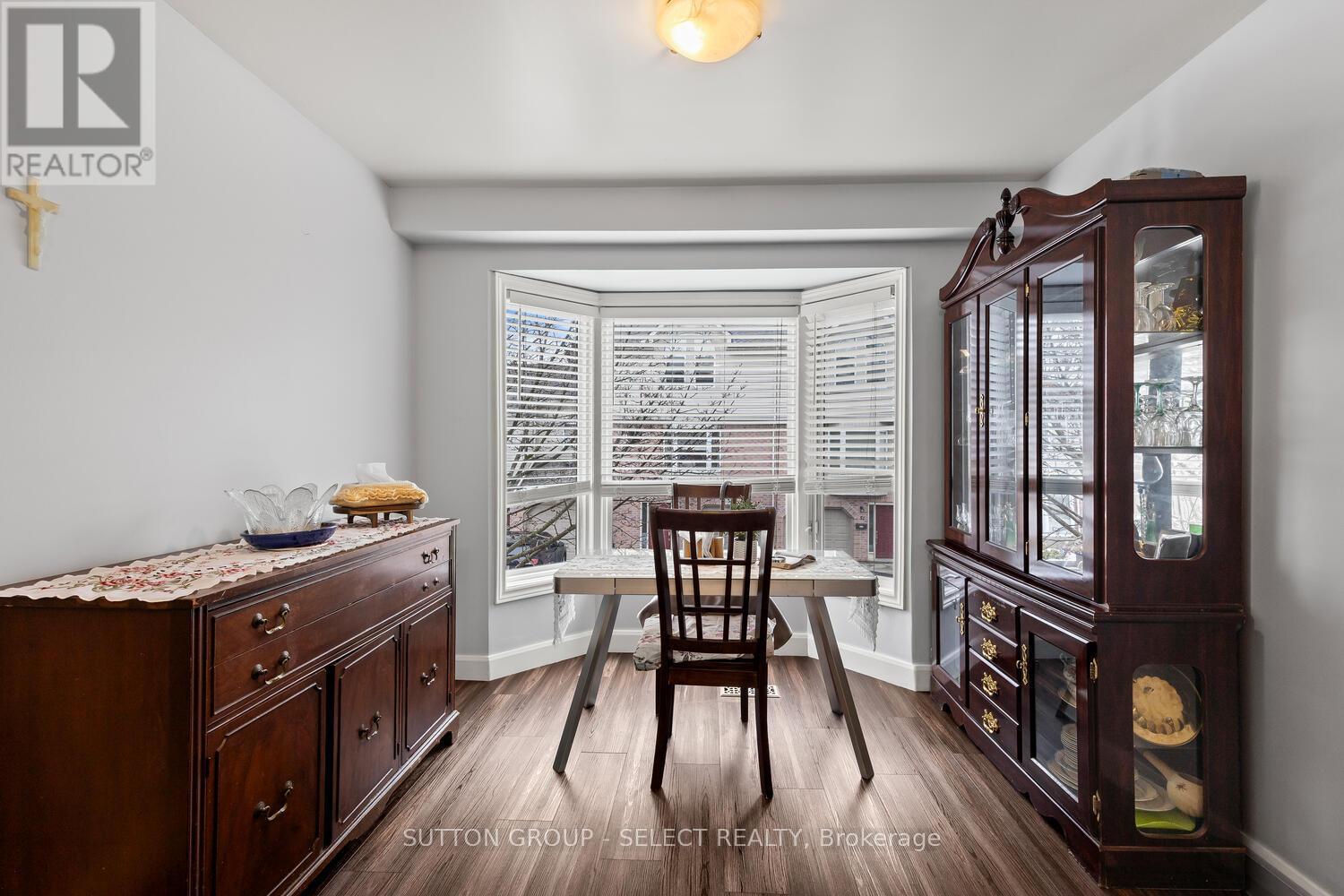 43 - 9 Ailsa Place, London South (South J), ON - Indoor