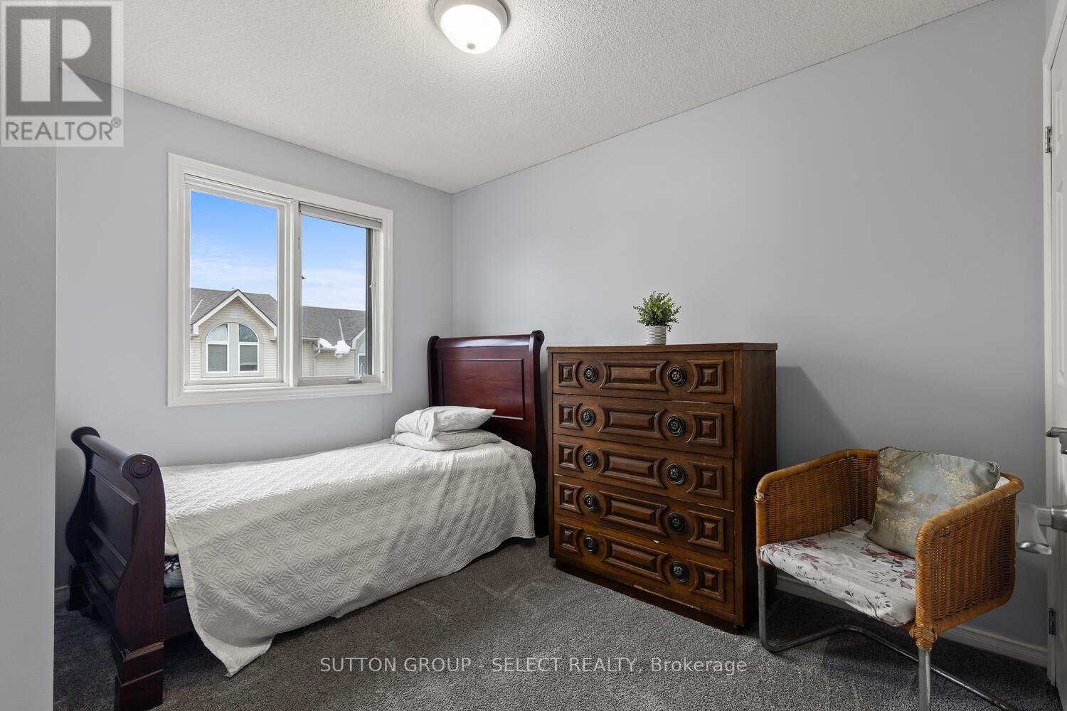 43 - 9 Ailsa Place, London South (South J), ON - Indoor Photo Showing Bedroom