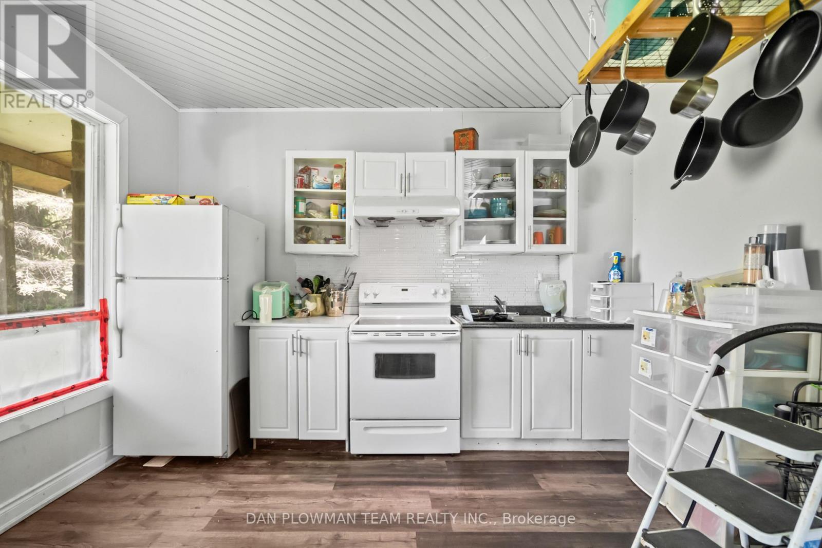 3221 Regional Road 20 Road, Clarington, ON - Indoor Photo Showing Kitchen