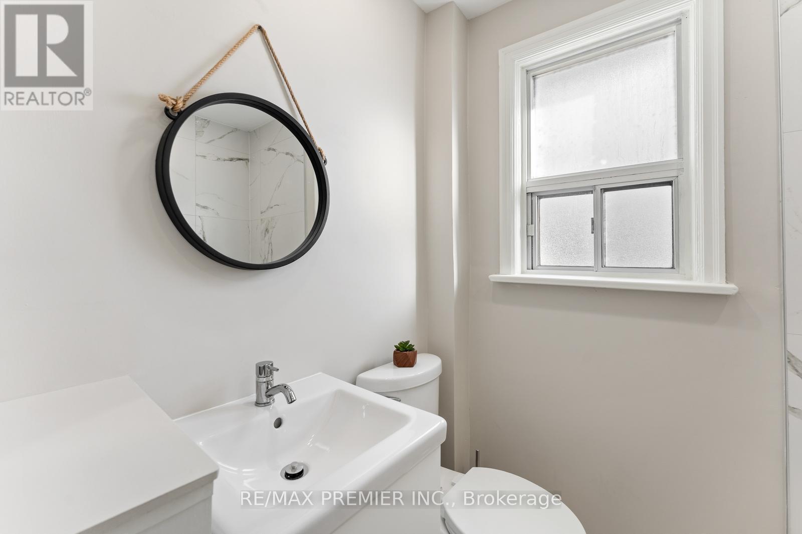 1013 Briar Hill Avenue, Toronto, ON - Indoor Photo Showing Bathroom