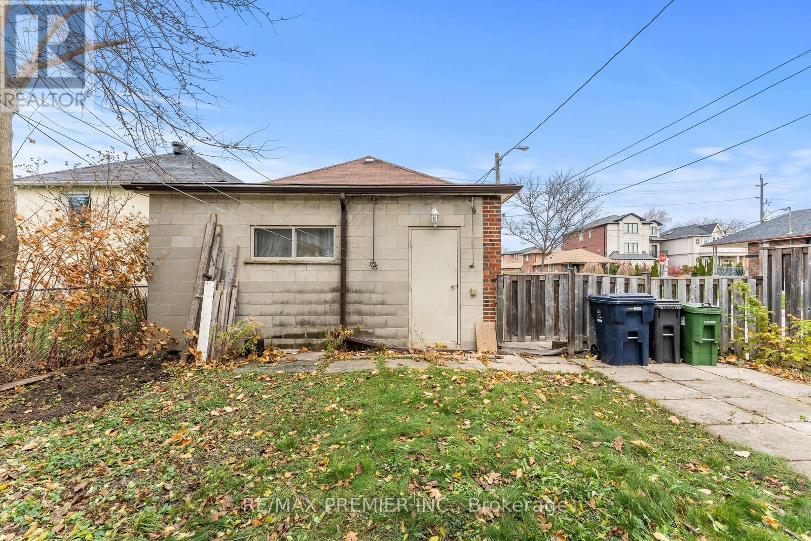 1013 Briar Hill Avenue, Toronto, ON - Outdoor