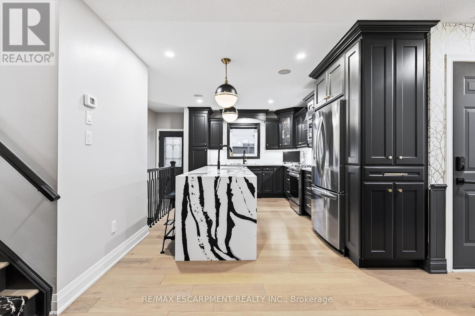 7 Waterside Drive, Hamilton, ON - Indoor