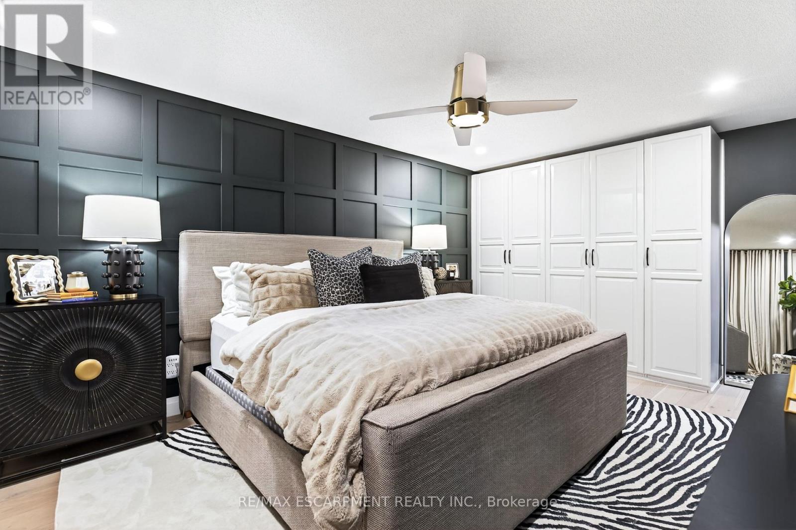 7 Waterside Drive, Hamilton, ON - Indoor Photo Showing Bedroom