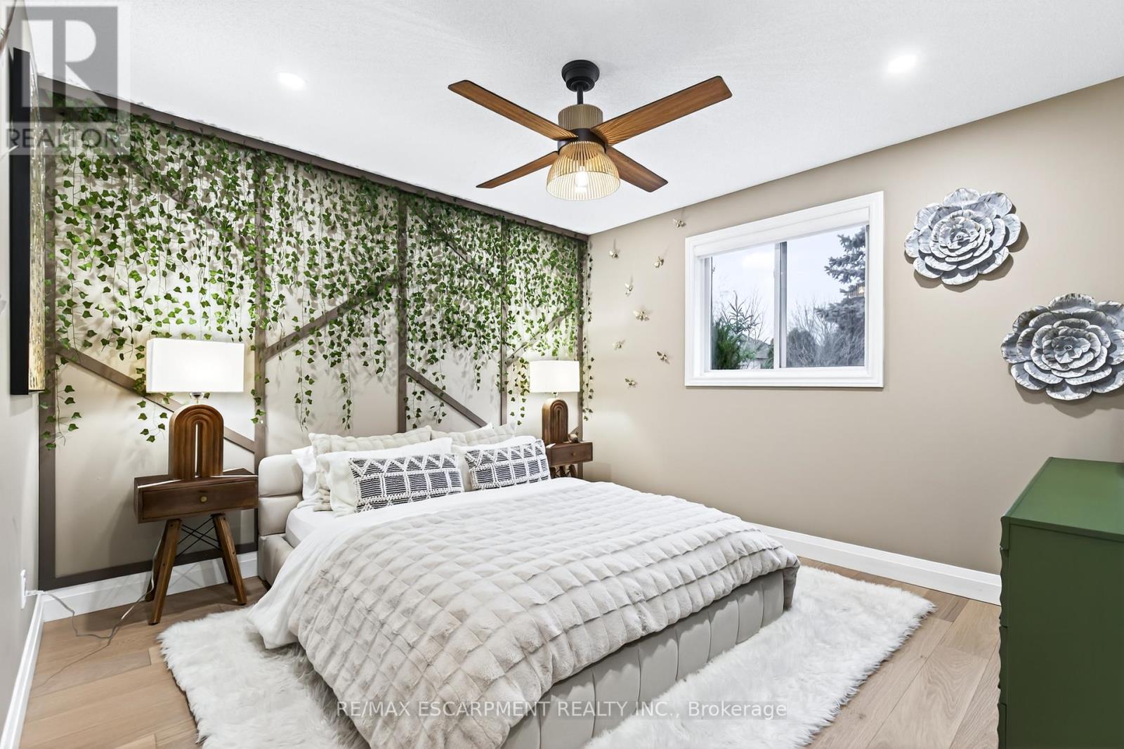 7 Waterside Drive, Hamilton, ON - Indoor Photo Showing Bedroom