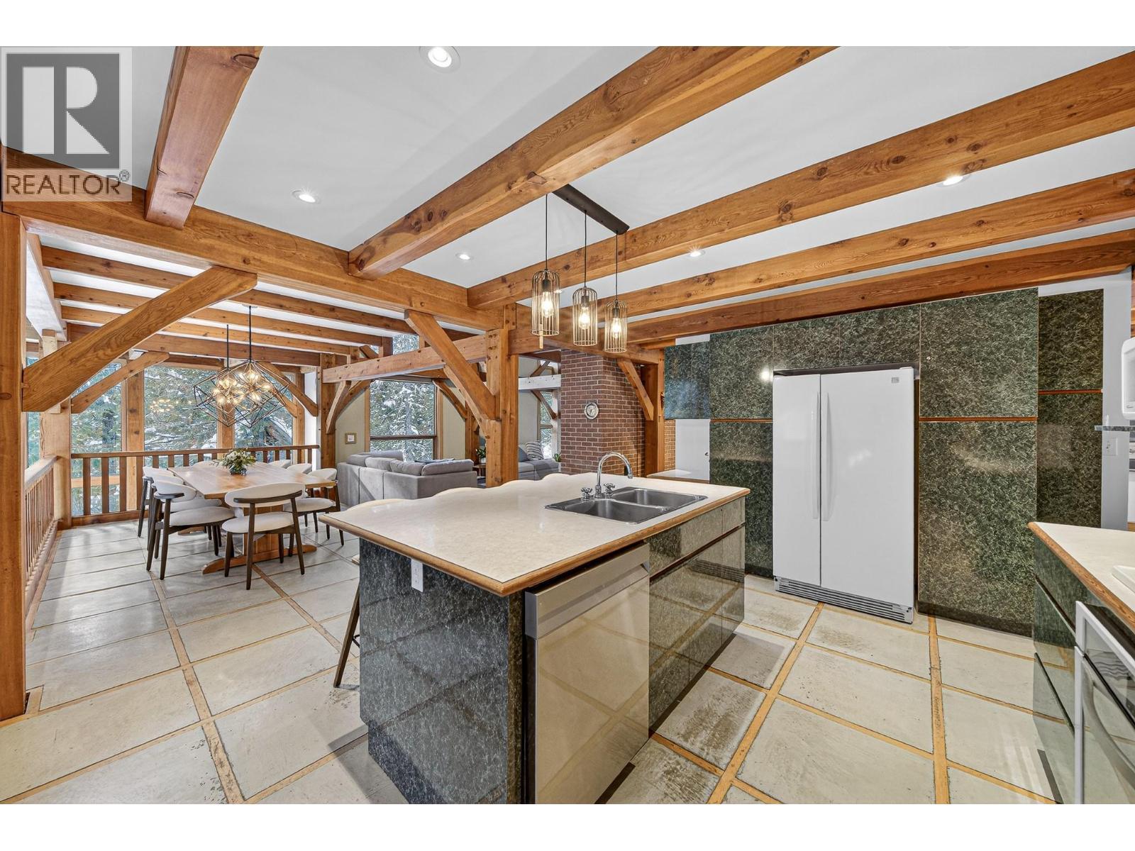 4546 Timberline Crescent, Fernie, BC - Indoor Photo Showing Other Room