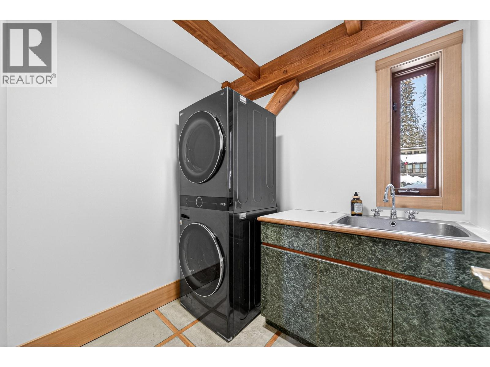 4546 Timberline Crescent, Fernie, BC - Indoor Photo Showing Laundry Room