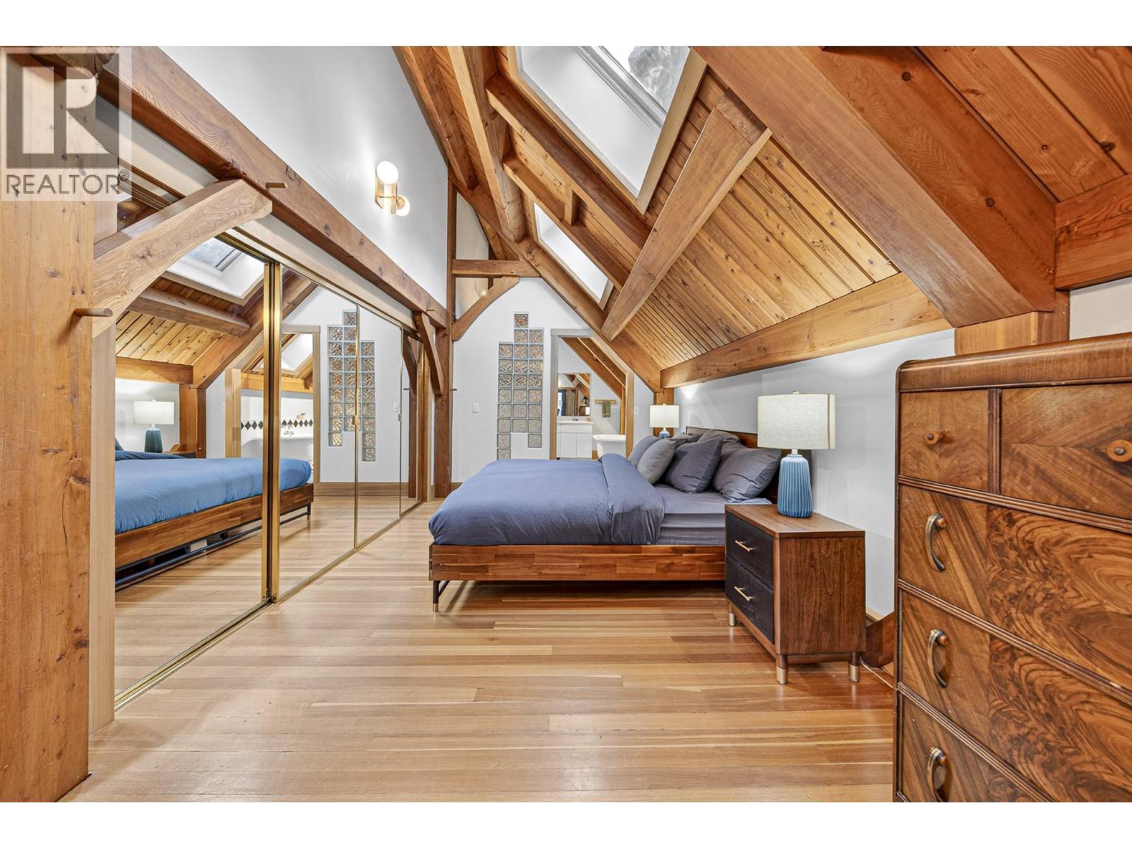 4546 Timberline Crescent, Fernie, BC - Indoor Photo Showing Bedroom