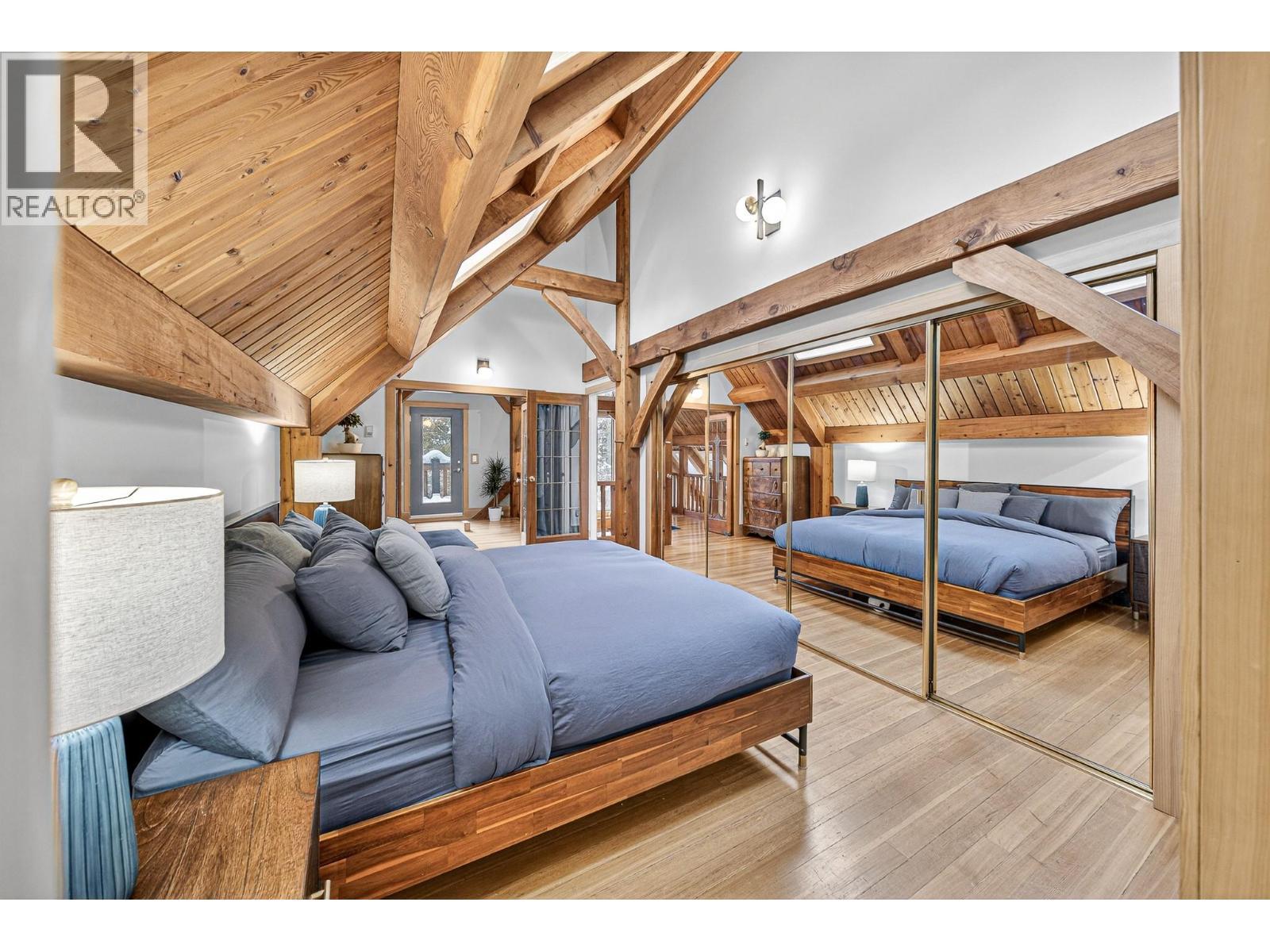 4546 Timberline Crescent, Fernie, BC - Indoor Photo Showing Bedroom