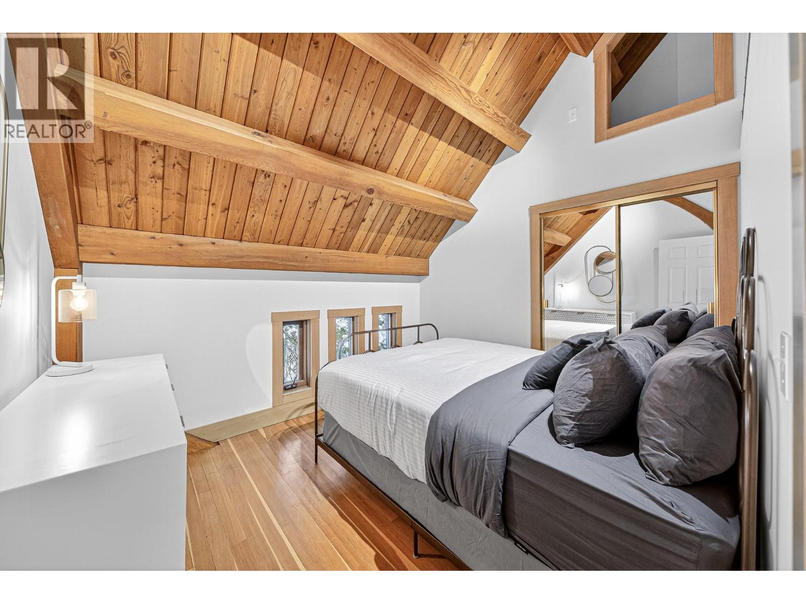 4546 Timberline Crescent, Fernie, BC - Indoor Photo Showing Bedroom