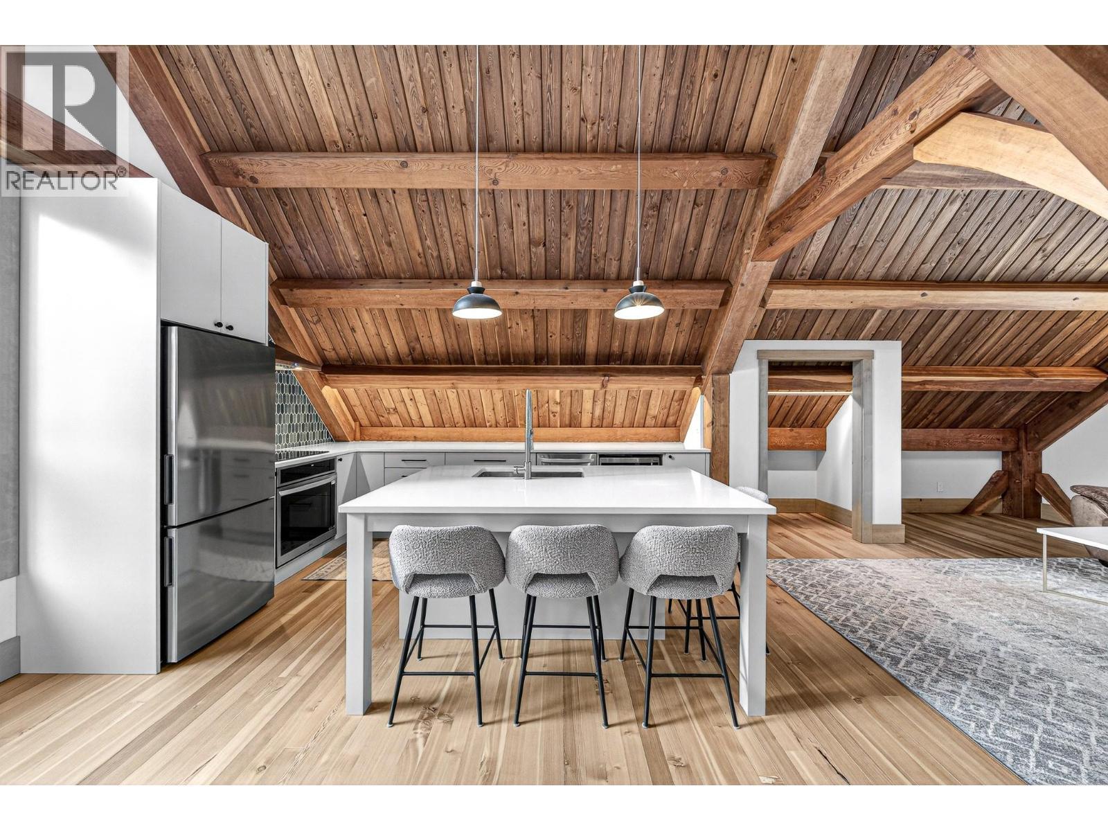 4546 Timberline Crescent, Fernie, BC - Indoor Photo Showing Kitchen