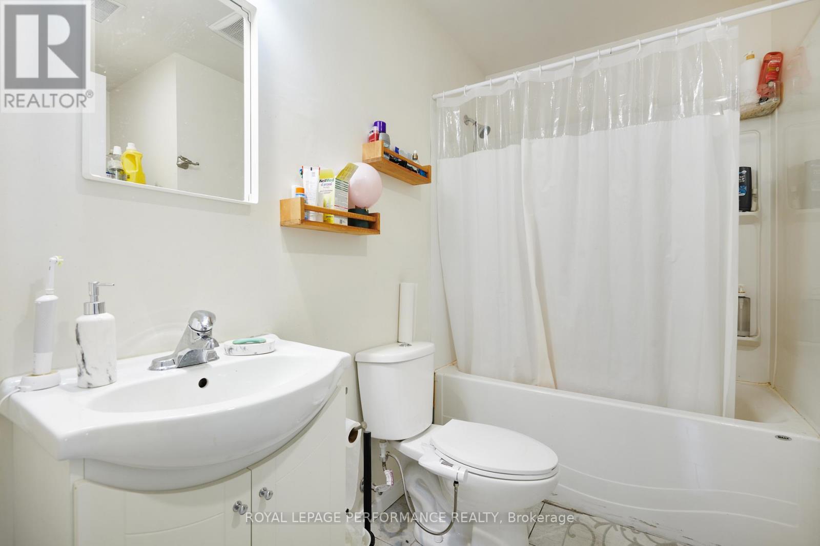 26 Aylmer Avenue, Ottawa, ON - Indoor Photo Showing Bathroom